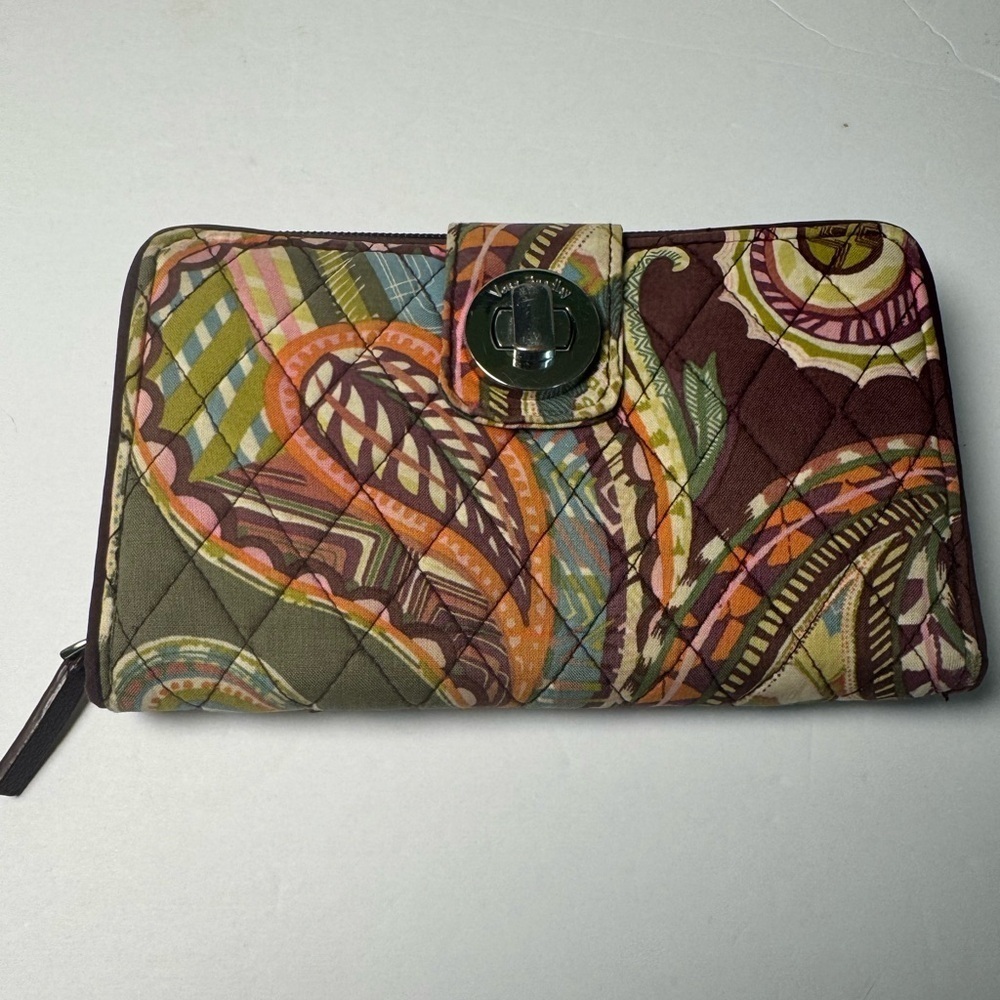 Vera Bradley Turn Lock Wallet Heirloom Paisley - Retired Pattern RFID
